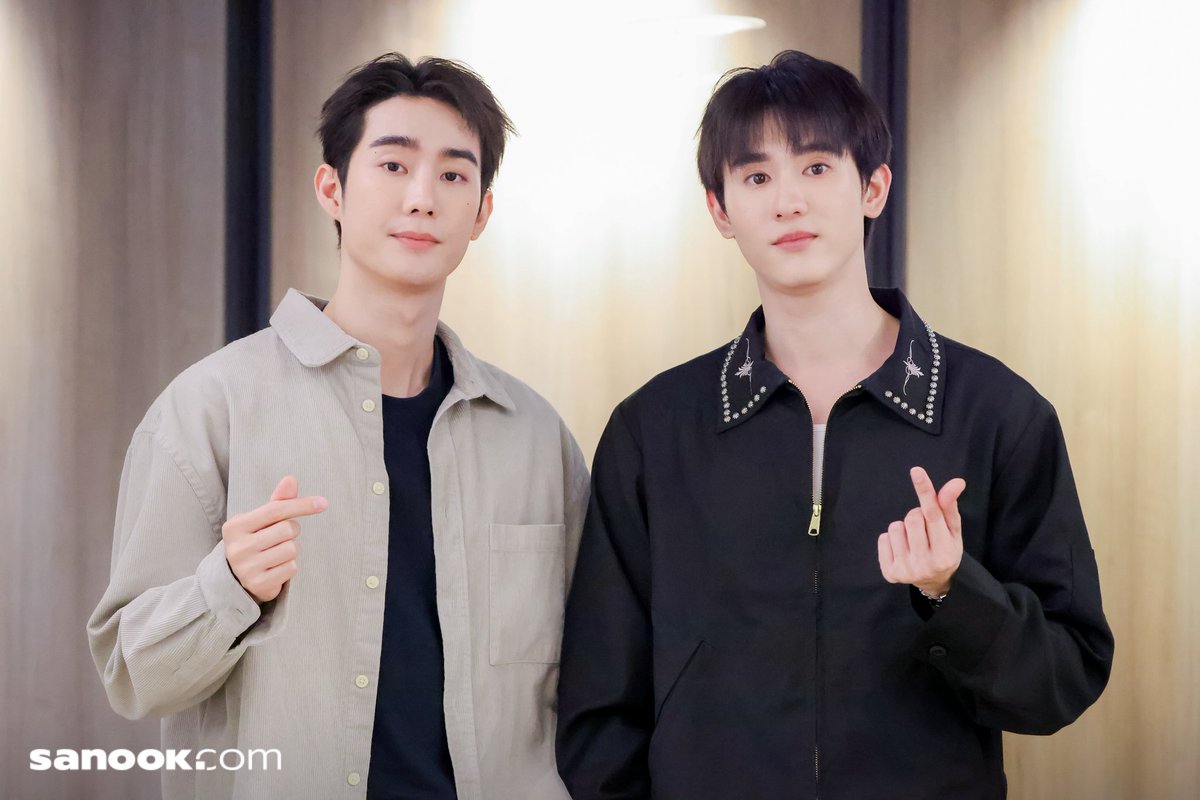 Sanook's tweet photo. สัมภาษณ์เต็ม “ฟอส-บุ๊ค” ชวนเตรียมตัวกดบัตรงาน "ความลับในบทเพลงที่บรรเลงไม่รู้จบ Final EP. FAN MEETING" 

📎https://t.co/Aq38fXKvpG

FORCEBOOK MOS PRESS D3
#MelodyOfSecrets 
#forcebook #ฟอสบุ๊ค 
#fforce_ #kasibook 
#sanook https://t.co/GcOyFZaCq6