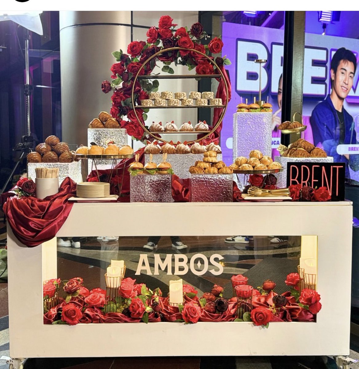 DocLaineee's tweet photo. Just how fast the night changes 🥹

From UH’s PBB Big winner grand home coming to TSOH88 Grand Mediacon!

We are always here! Loud and proud. @brentymanalo  FMNL Forever! ❤️🀄️ https://t.co/zw4dazSHEg