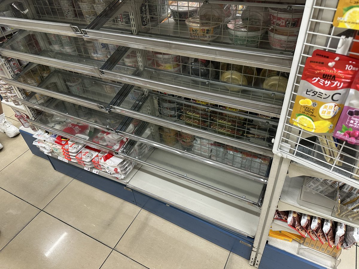 駅近くのコンビニも何もないよ