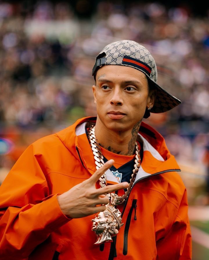 كشف مغني الراب الشهير سنترال سي فجر اليوم ولأول مرة انه اعتنق الإسلام

وقال :
"نطقتُ بالشهادة، واصبح لي اسم جديد، وأنا الآن مسلم"  ❤️

المصدر : Daily Post