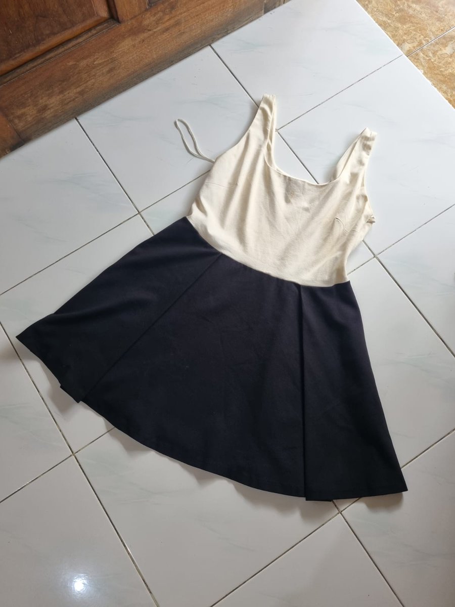 stoocp's tweet photo. wts / want to sale baju baru / preloved pribadi!

t. dress, celana panjang kulot, jaket denim, batik modern, dress pantai, outer, cardigan, merk mango, marks and spencer, zara.

details ada di bawah yaaa

#zonauang #wts #preloved https://t.co/4S05FgCuxu