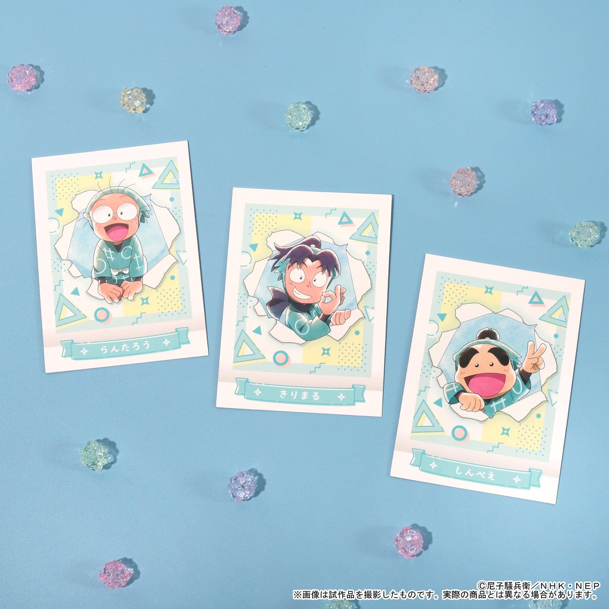 忍たま乱太郎」より、インスタントカメラで撮影したような写真風