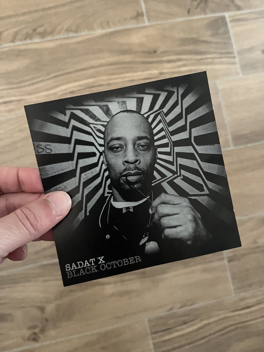 sto ascoltando #SadatX #BlackOcober