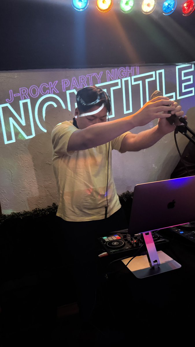 nontitle1217's tweet photo. DJ THALOWスタート🧨🧨🧨🧨🧨 https://t.co/ay0GtUy7oX