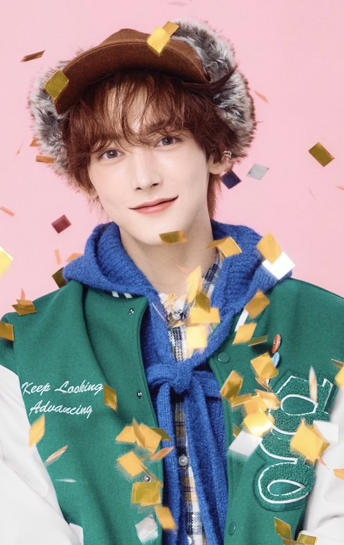 ロイくんかわいすぎてきらきらの紙吹雪も自然とロイくんにいっぱい寄っ