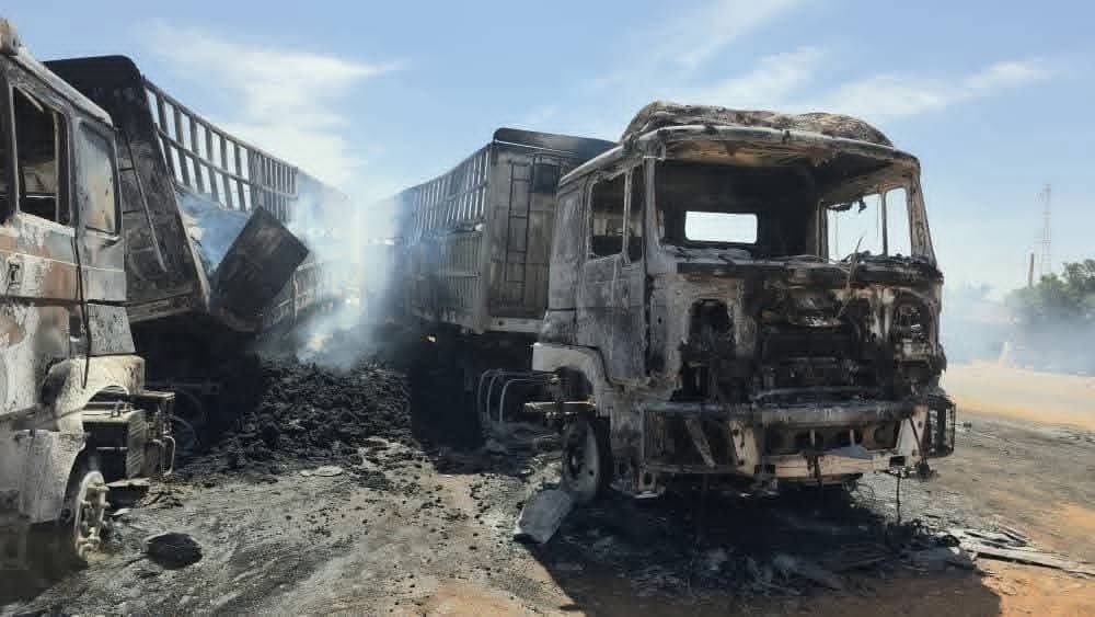sudan_war's tweet photo. 🚨 عاجل | مليشيا الدعم السريع تستهدف عبر طائرات مُسيَّرة شاحنات اغاثة تابعة لمنظمة الغذاء العالمي بمنطقة «الله كريم» بولاية شمال كردفان، غربي البلاد.

#Sudan_War_Updates https://t.co/htQseJdN7W