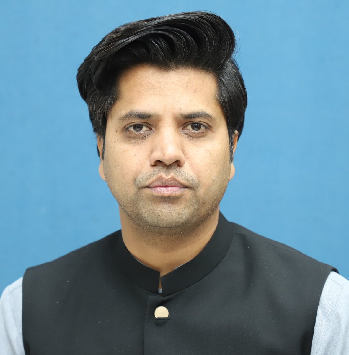 Waqar khan tweet media