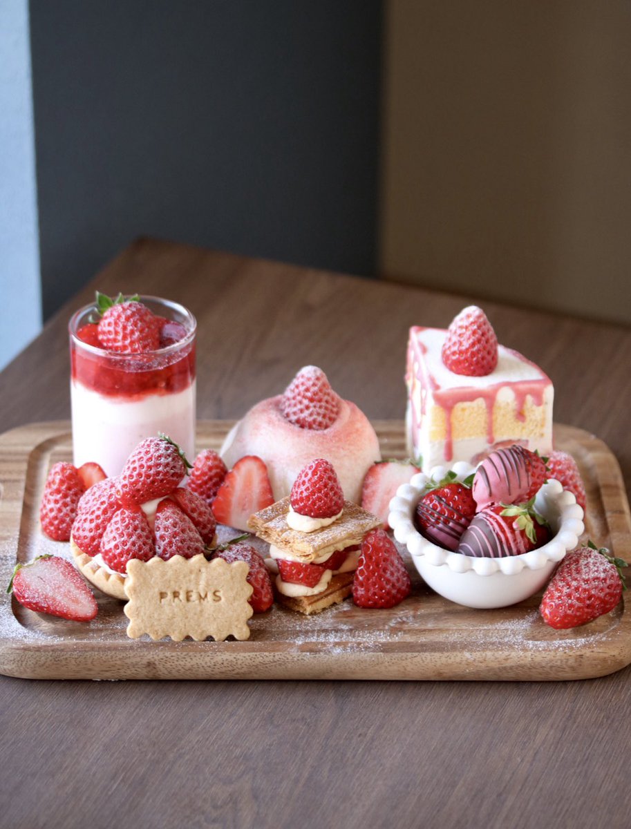 kashiyahitohako's tweet image. 当店だけのいちごまみれなスイーツプレートはいかが？