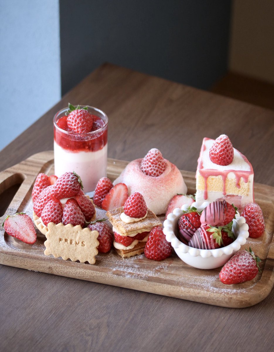 kashiyahitohako's tweet image. 当店だけのいちごまみれなスイーツプレートはいかが？