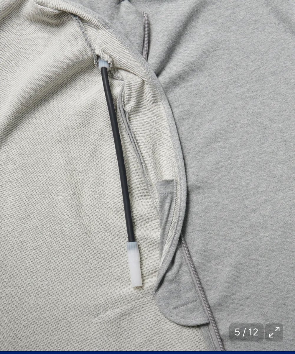 maldmasaeyo's tweet image. 교환학생 가거나 여행 많이 다니는 소녀들에게 추천하는 옷 진짜 제발

&amp;gt;&amp;gt;&amp;gt;&amp;gt; 무신사 스탠다드 에어 넥 필로우 오버사이즈 후디드 스웨트 집업 &amp;lt;&amp;lt;&amp;lt;

후드 집업인데 호스를 불면 후드가 목베개가 됨!!! 목베개 들고 다니기 힘들잖아요ㅜㅜ 
이거 맨날 입고 다녀서 외국인들이 코리아는 미래에 사는거냐함