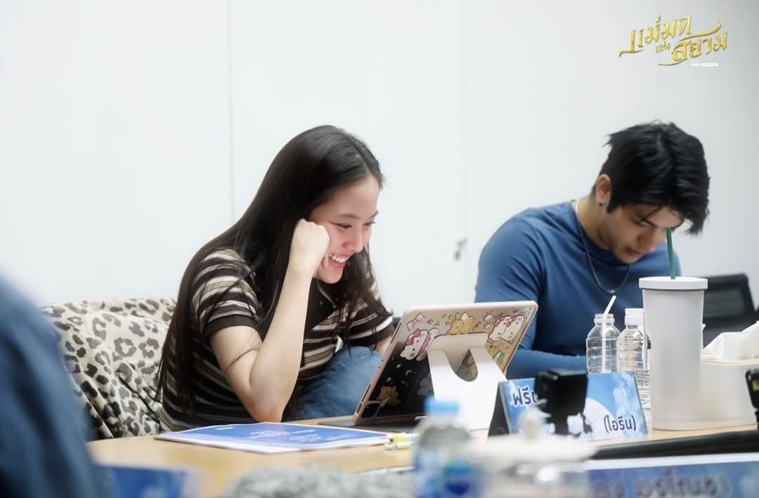 freenguides's tweet photo. Her smile is the kind of happiness that makes everything worth it 🤍🌷

#แม่มดแห่งสยามScriptReading
#แม่มดแห่งสยาม
#TrueVisionsNOW
#srchafreen https://t.co/hfC72Ao9rg