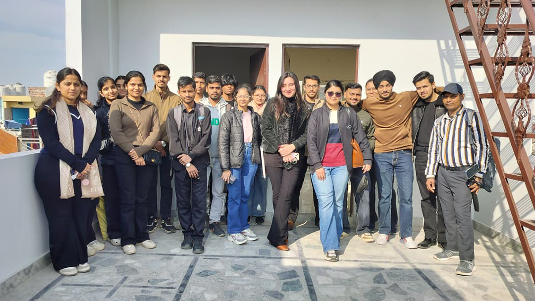 An inspiring residential site visit for our Pitampura students! 🏡✨
Exploring smart space planning, pastel interiors, lighting, and false ceiling designs. 🎓💡

#SiteVisit #ResidentialDesign #InteriorDesignStudents #SpacePlanning #MinimalistInteriors #LightingDesign