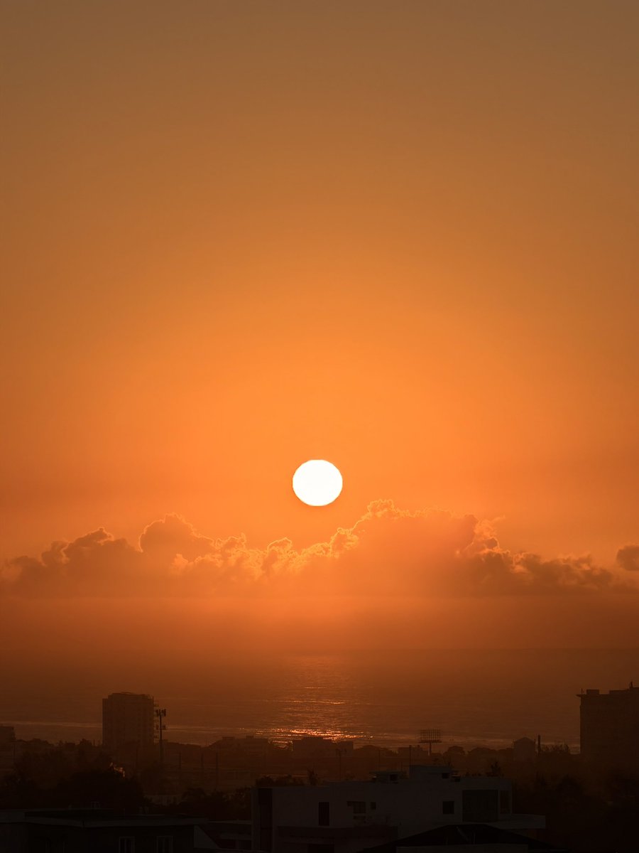 Santo Domingo. 💝

“Suspiro hermoso del silencio”