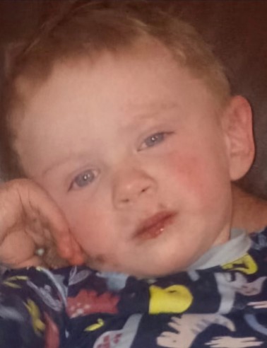 IndStatePolice's tweet photo. 🚨STATEWIDE AMBER ALERT HAS BEEN DELCARED

The Starke County Sheriff’s Department has requested the activation of an AMBER Alert from North Judson, Indiana which is 121 miles northwest of Indianapolis.

The victim, Saxon Clemons, is a 2 year old white male, https://t.co/gO5OKHNftt