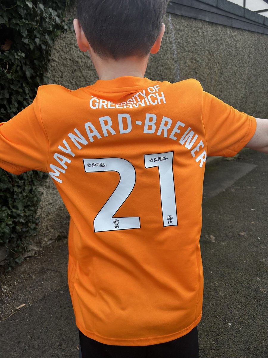 ThatGirlCourts_'s tweet photo. @NSPCC number day at school, was obviously going to be this shirt for the second year in a row 😂 https://t.co/xLOgyyTXs0