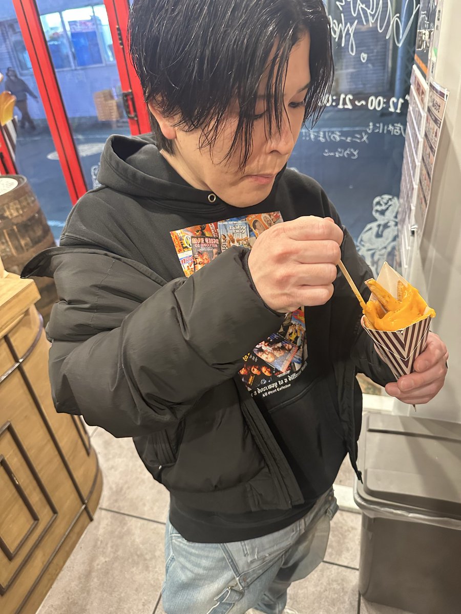 THEGROUP_HOJO's tweet photo. すざくと流行りのポテト食べてみた笑
#男二人 #ホスト #従業員募集 #体入 https://t.co/iBJL6056Es