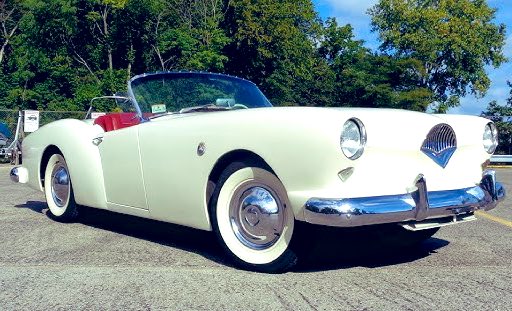 1954 Kaiser Darrin🇺🇸 A sports car built by Kaiser Motors. The