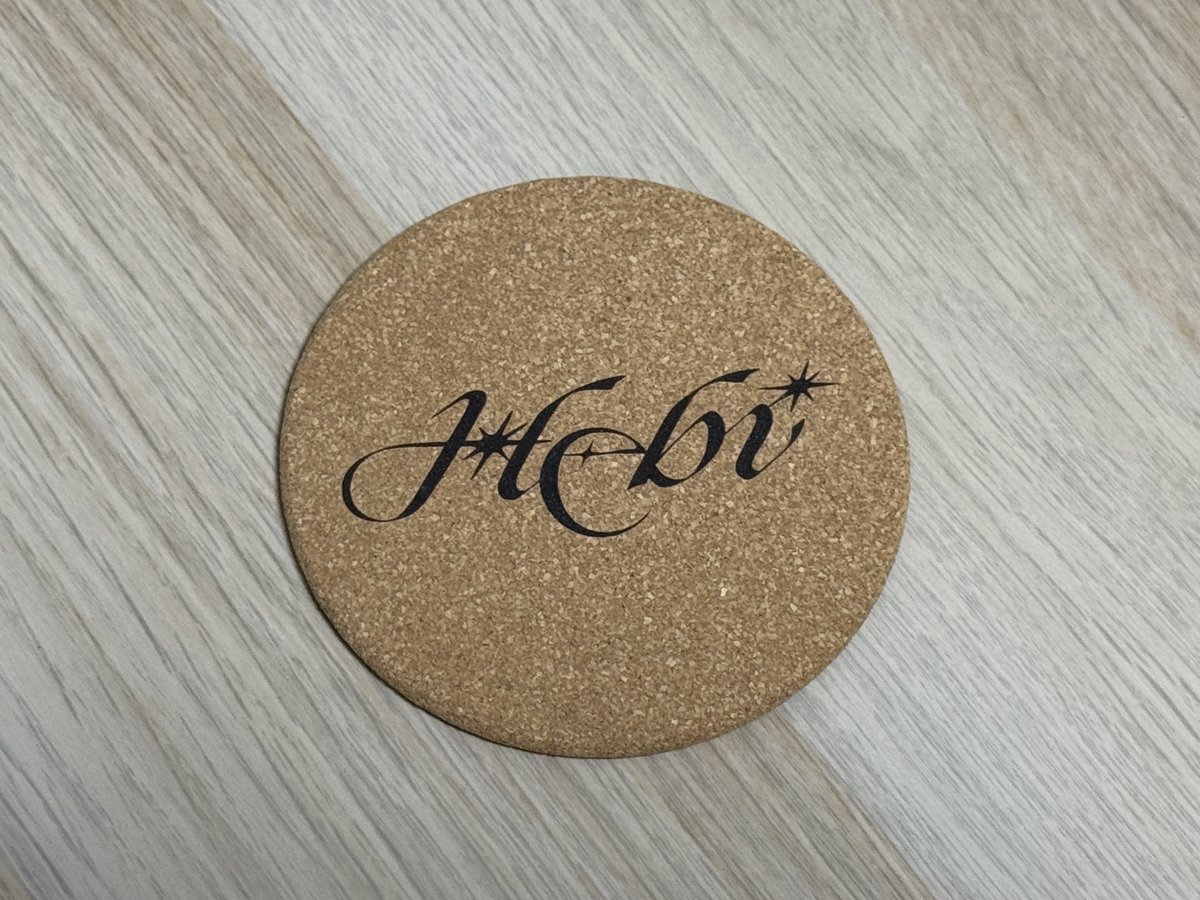 parkholmes5120's tweet image. #hebi
별것 아니지만 2월 21일 토요일 일페 때 작게나마 뱀뱀이분들께 나눔을 하려고 합니다... 규조토 코스터는 위버스 디지털구독 100일 이상이신 분들께, 코르크 코스터는 뱀뱀이분들께 조건없이 나눠드리려고 합니다. 금손분들의 명작들에 비해 별것 아니지만...많관부....