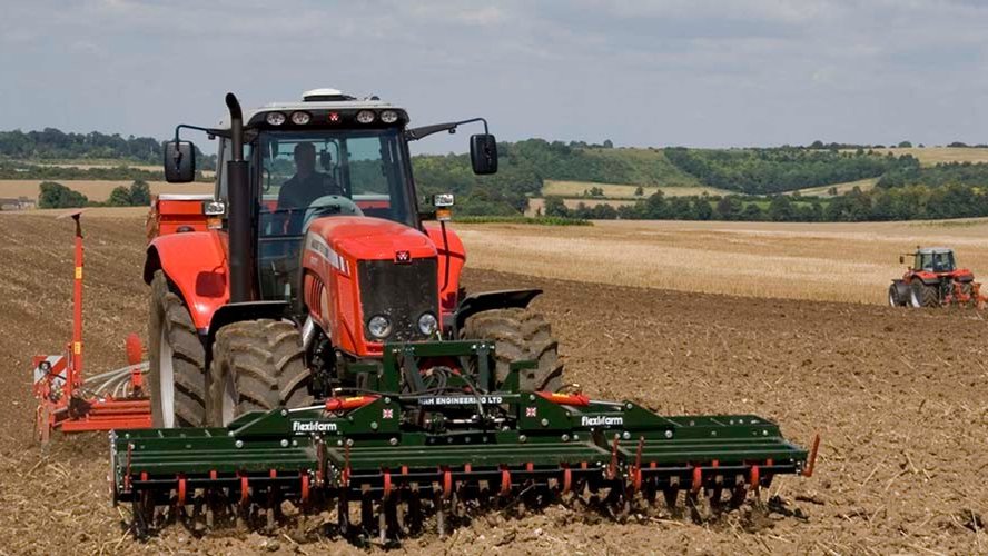 The Front-Mounted Progressive, featuring one row of cast rings followed by a solid coil, has been developed for farmers who need packing in loose soil. champ.ly/9UPFZuQJ #culitvation #farming #clubhectare