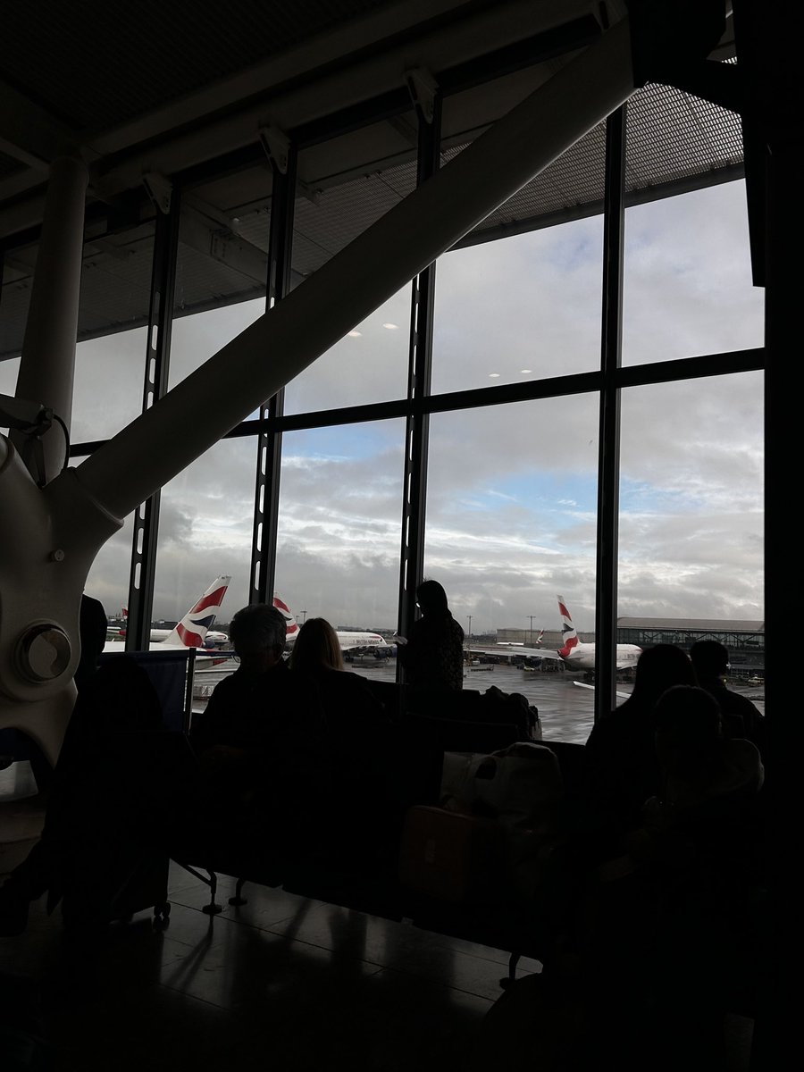 因为太怕痛就全点防御力了 tweet media