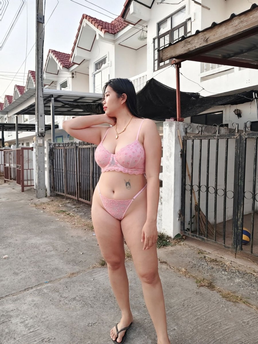 มองกันทั้งหมู่บ้าน เขามีอะไรกัน🤔