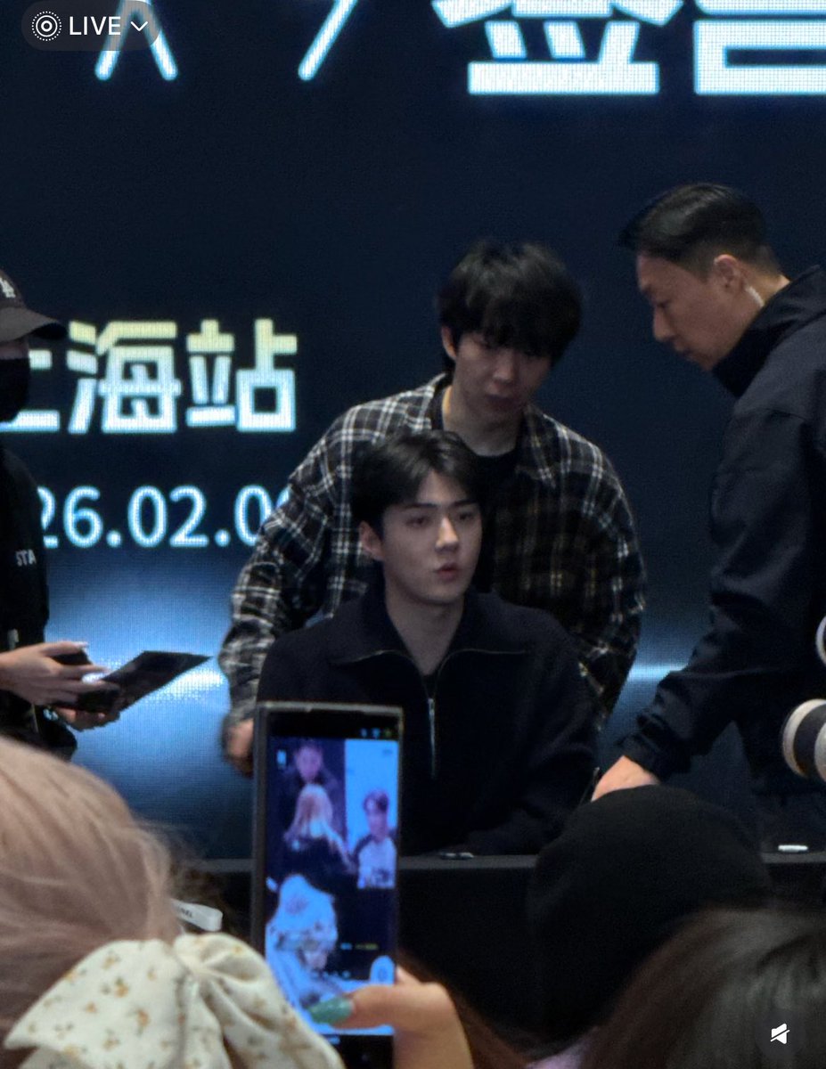 sehunexomine's tweet photo. 오늘 오세훈 얼굴폼이 ㅆㅂ 주사위 100 https://t.co/fGHgAX1XAC