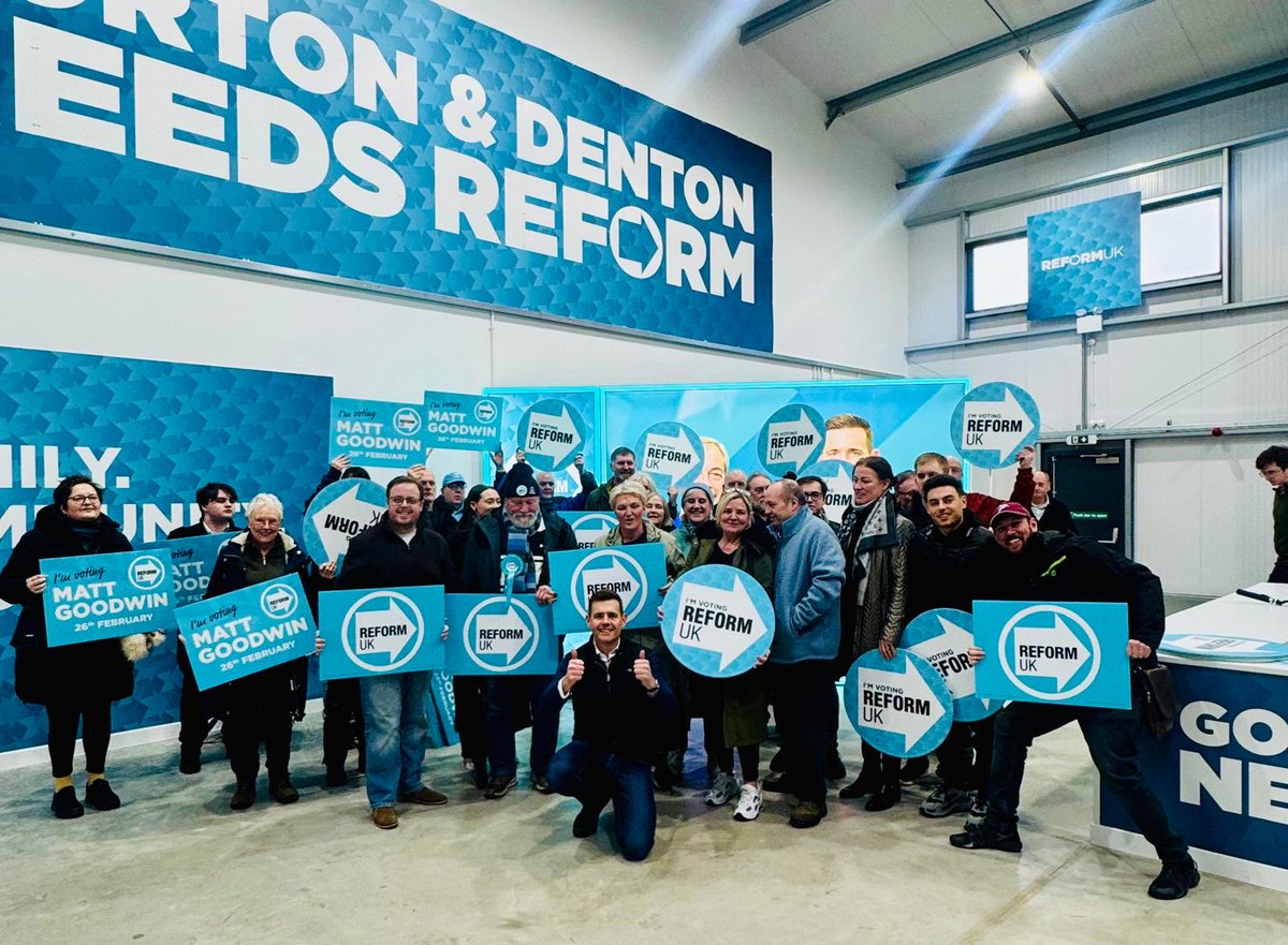 GoodwinMJ's tweet image. Team Scotland just rocked up

Left at 5am this morning

THANK YOU 🙏 
#gorton #denton #tameside