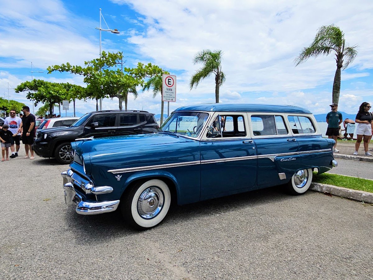 🇺🇸 1952 Ford Country Sedan