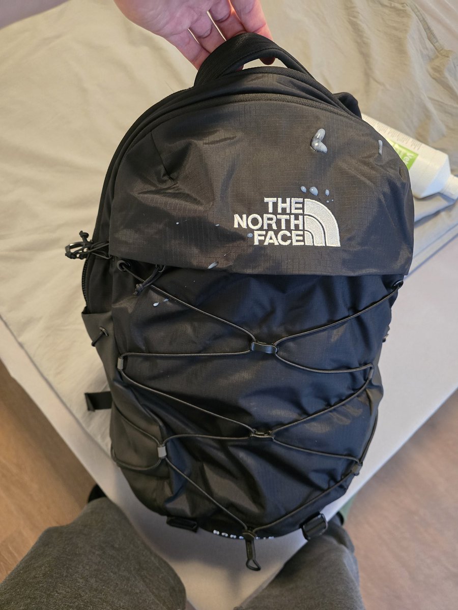 JacketPlay tweet media