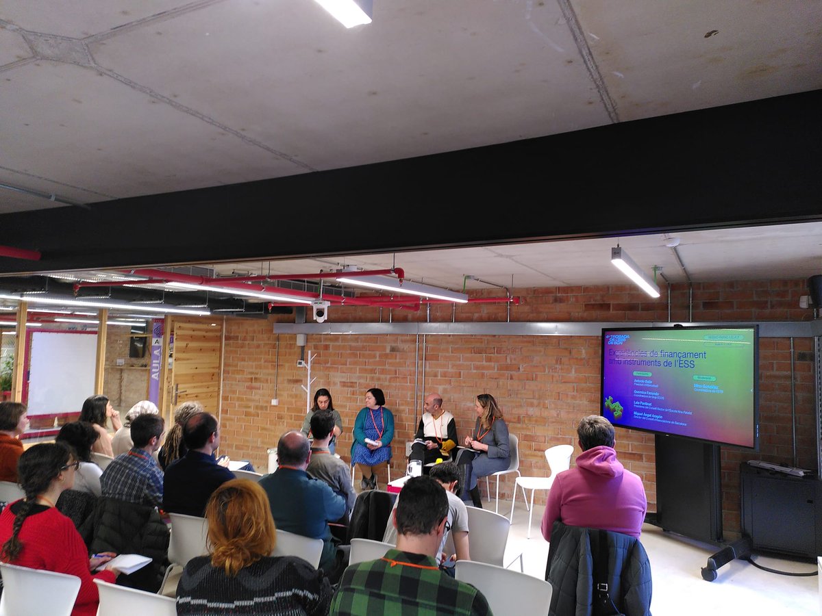 banca_etica's tweet photo. Avui som a #LaFebrerada, punt de trobada i intercanvi entre la ESS de Barcelona. Entre la urgència dels reptes pendents, presentem com les #FinancesÈtiques permeten salts a projectes transformadors https://t.co/M6721waTES