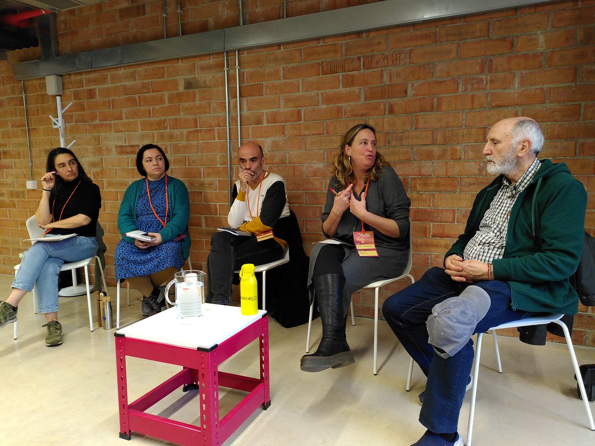 banca_etica's tweet photo. Avui som a #LaFebrerada, punt de trobada i intercanvi entre la ESS de Barcelona. Entre la urgència dels reptes pendents, presentem com les #FinancesÈtiques permeten salts a projectes transformadors https://t.co/M6721waTES