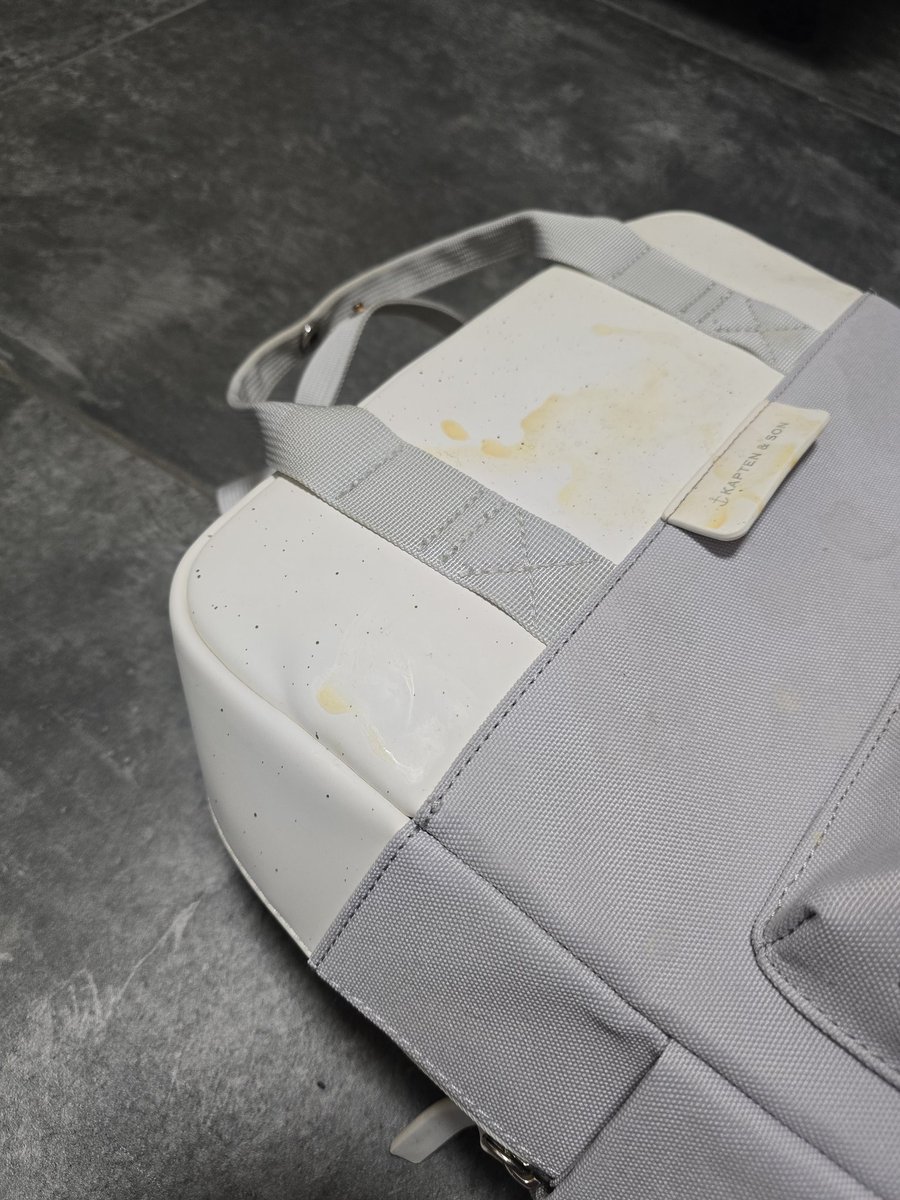 JacketPlay tweet media