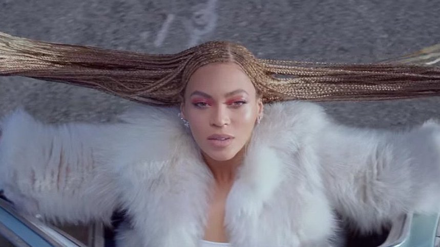sboficial's tweet photo. ATEMPORAL! Há 10 anos, Beyoncé lançava Formation.

Vencedora do Grammy de "Melhor Videoclipe", a faixa gerou discussões sobre cultura, racismo e política e é considerada uma das melhores músicas de todos os tempos.