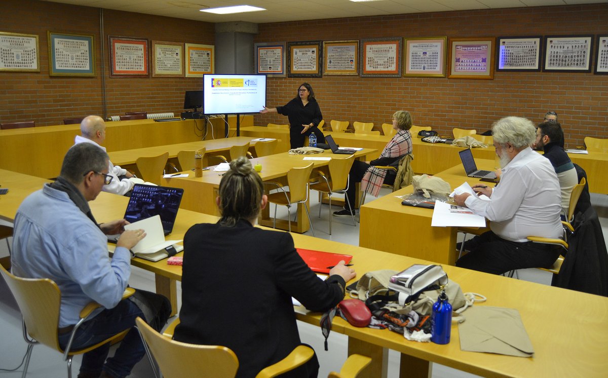 La Facultad de Dirección y Gestión Pública acoge una reunión del #proyectobores, con investigadores internacionales que analizan la resiliencia de las zonas fronterizas en contextos de crisis, con casos de estudio en la UE y el Mercosur.