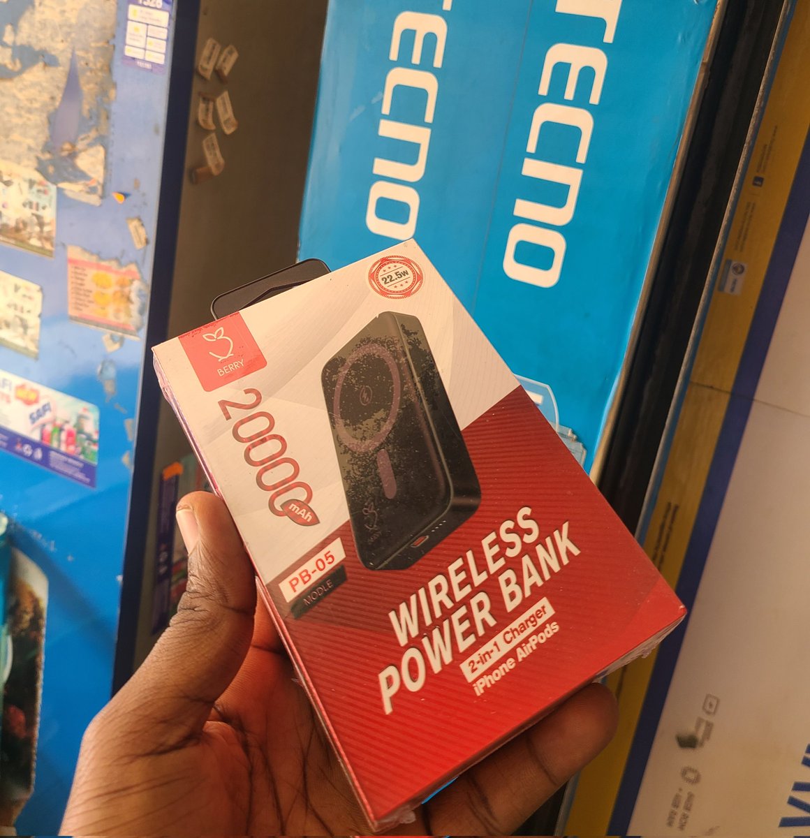 IsraelGadgets's tweet photo. Holla! Holla!  Mbararians💫🥰 DON'T let your phone go off due to Power shutdown in #Mbarara_City, Just come to @israelgadgets and get yourself an authentic and Fast charging PowerBank! https://t.co/FymIanpqZO