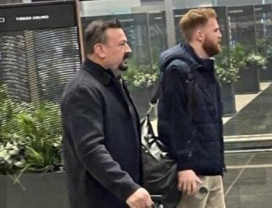 GlarungYedek's tweet image. Yeni TAG, dakikalar içinde gündem yapalım. 

Transfer dönemine forvet eksiğini kapatmak için giren Fenerbahçe’nin sadece forvet transferi yapmamasını bu camia kabul etmez. Planlamayı elinize yüzünüze bulaştırdınız. 

👉 #ErtanDevinElEleİstifa