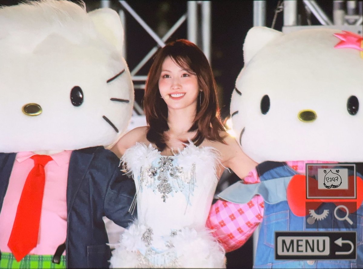 momo and her gang 😼