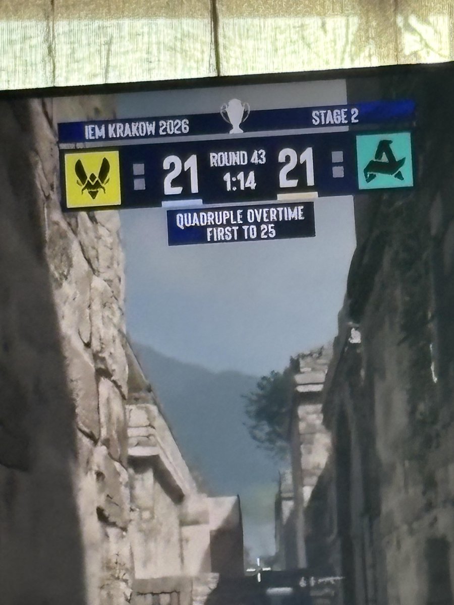 Just gonna watch a quick game before work 😅

#cs2 #iem