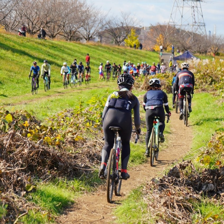 週末のシクロクロス東京、雪かも？☃️
2014年お台場の再来…？

【稲城 Cyclocross Training Sessions】
中級〜上級：満員御礼
初級〜中級：残りわずか
女性：余裕あり

女性は全レベル受講OK＆
参加費6,000円→5,000円に！🔥
2月22日（日）エントリは稲城クロス公式ウェブから💪❄️
#稲城クロスgi