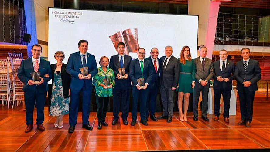Gran éxito de la Gala I Premios Constancia de la Revista Ayer&amp;hoy 
ciudadreal.ayeryhoyrevista.com/gran-exito-de-…
#revistaayeryhoy #larevistaparagentecomotu