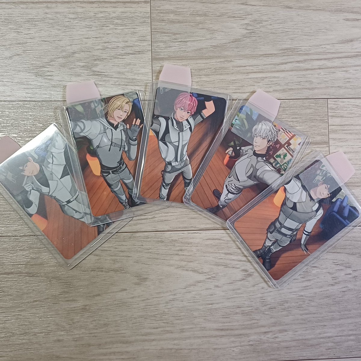 pli4luv_'s tweet photo. 플레이브 십카페 럭드 2차 양도 판매

5명 일괄 1.5

일택+4000
반택,끼택 +1900

남예준 한노아 채밤비 도은호 유하민 플레이브 https://t.co/aGduVcCPsp
