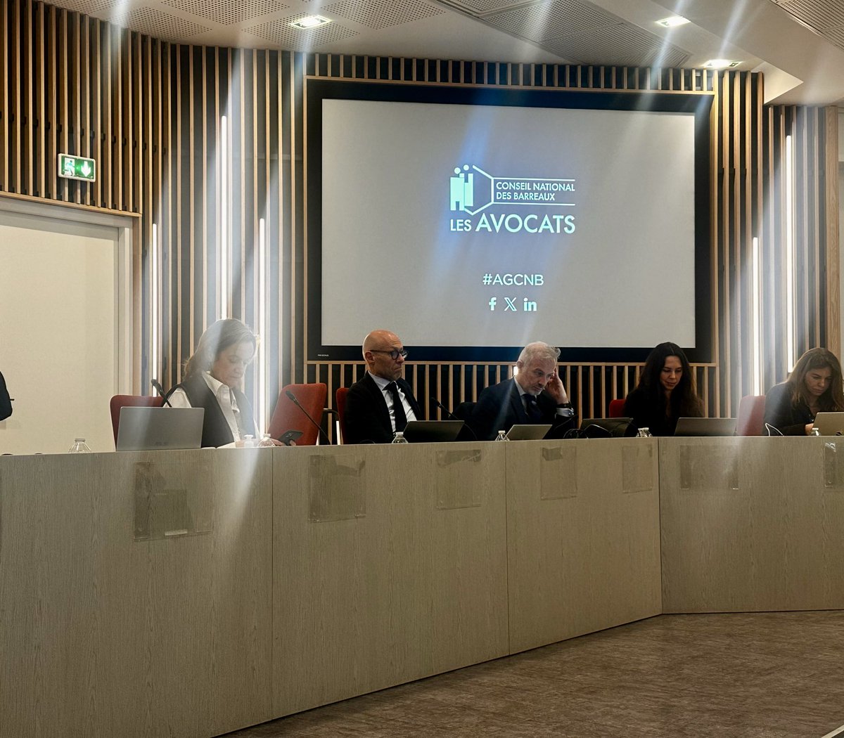 Melodie Kudar - Avocate tweet media