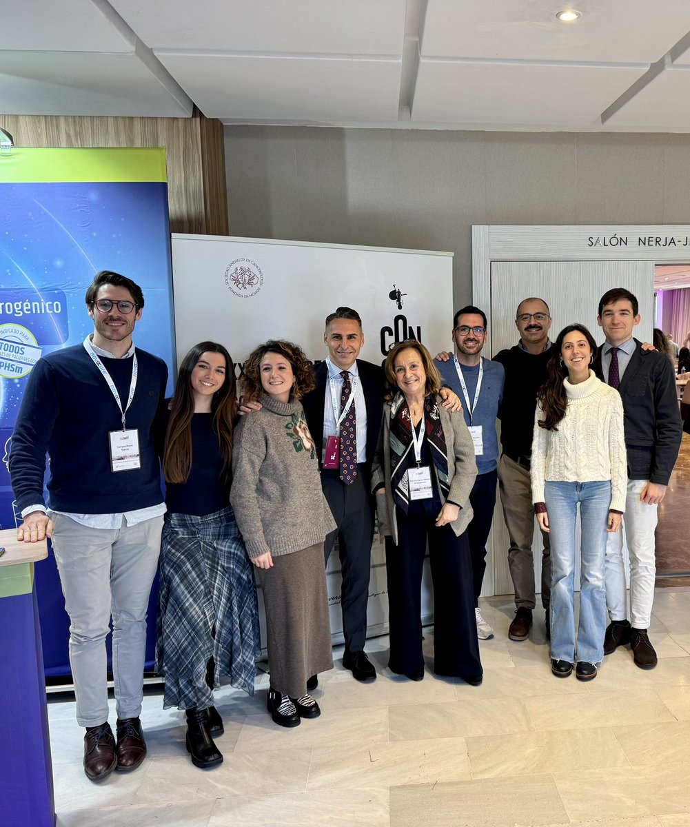 oncoradioHUVM's tweet photo. Amplia representación de nuestro servicio en el XXIV Congreso Andaluz de Cancerología: la sociedad oncológica más antigua de España @AndaluzaSac 
#radonc ☢️ https://t.co/H3mHfsu1gm