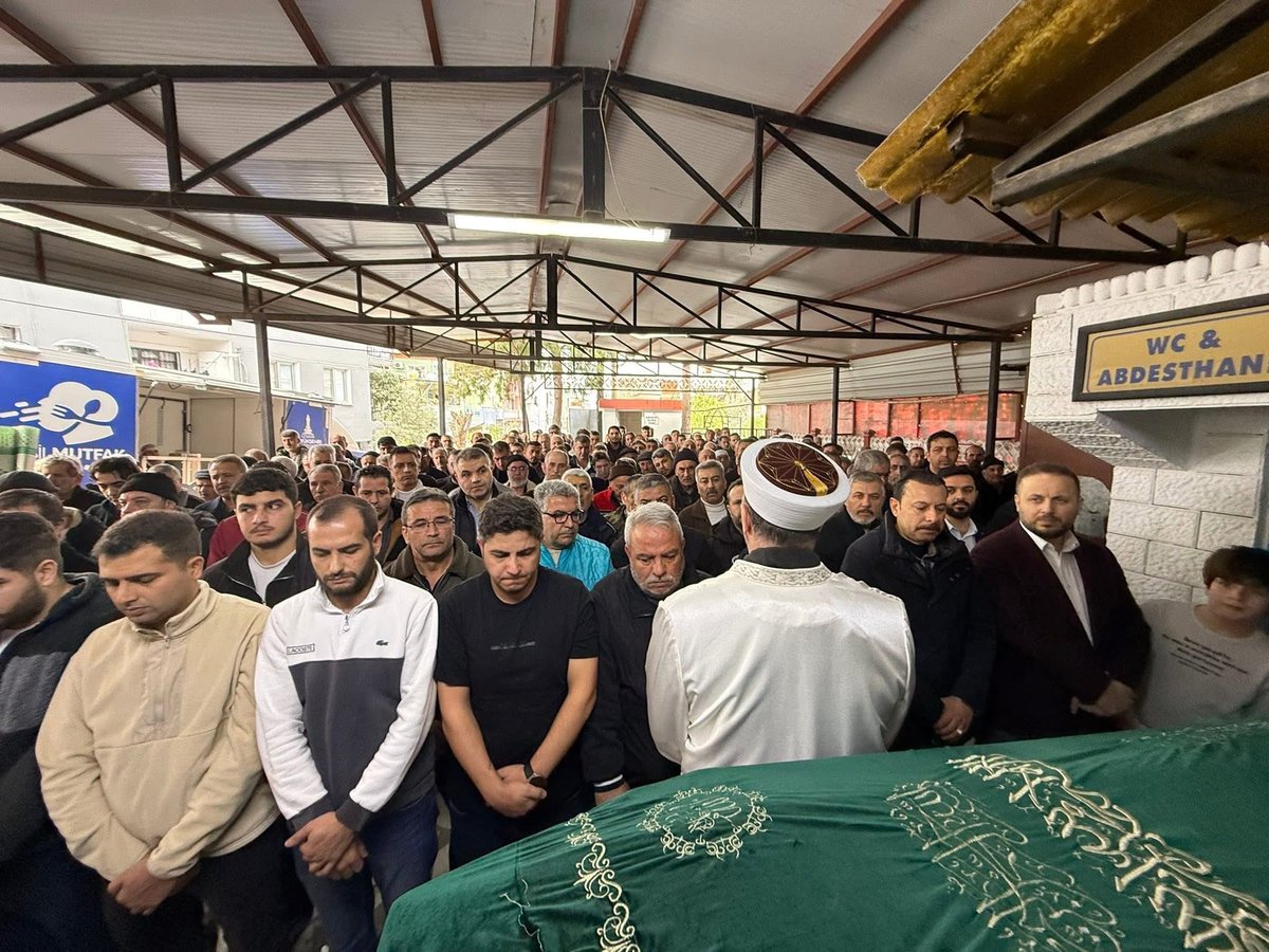 📍Buca

Torbalı Pancar Mahallesi'nde, İZBAN alt geçidinde meydana gelen su baskını sonucu hayatını kaybeden hemşehrimiz Mehmet Ekinci’yi Zikirtepe Camii’nde kılınan cenaze namazının ardından ebediyete uğurladık.

Rabbim rahmet eylesin, ailesi ve sevenlerine baş sağlığı ve sabır