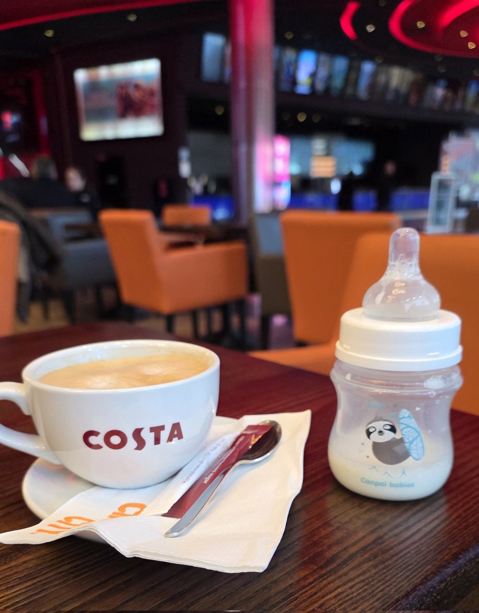 Piątek, Piąteczek, Piątunio. 

Młodzież na seansie z Tatą a Mama kawusia z młodszym ☕️

A jak u Was?

Miłego dnia 😉