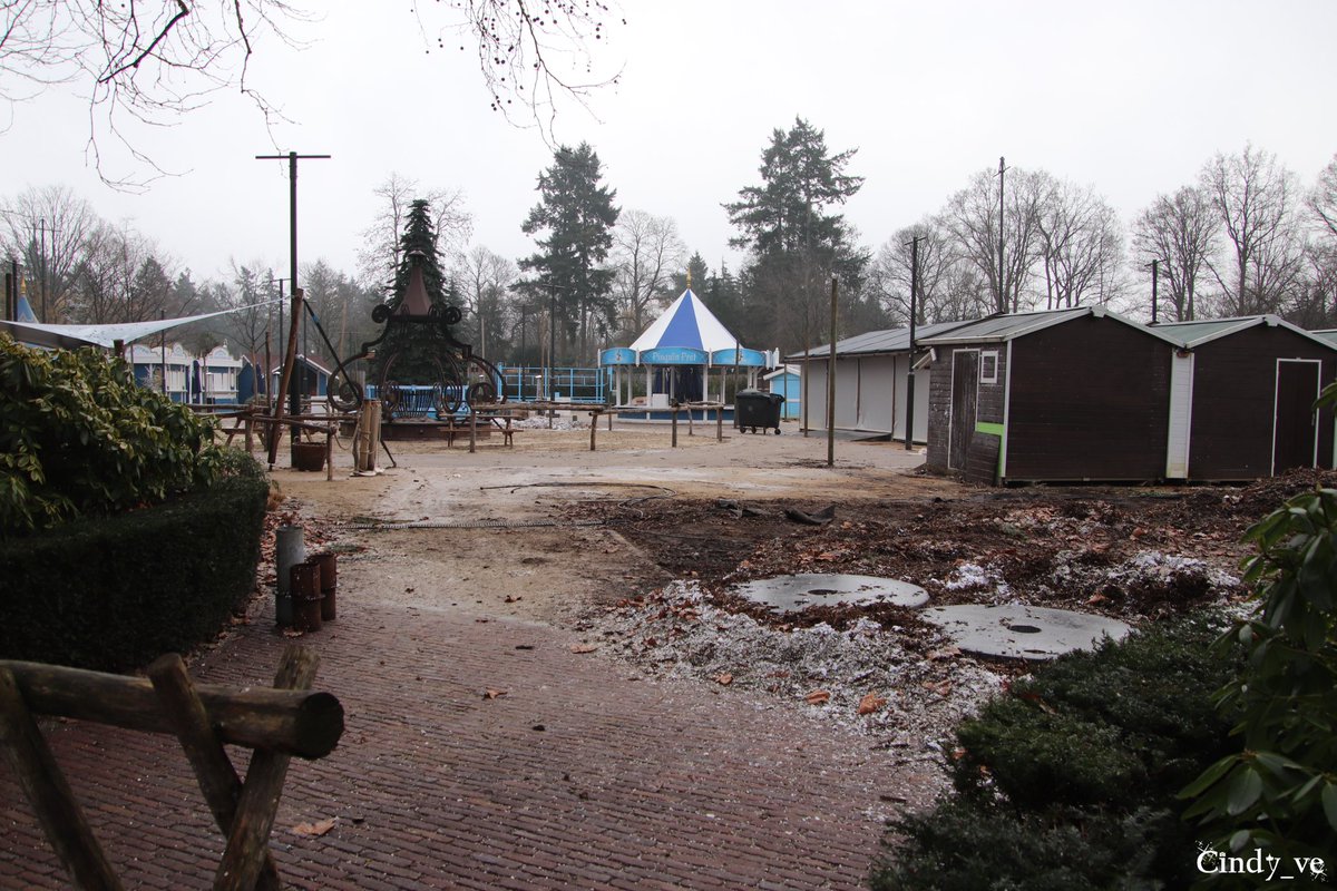 cindy_ve's tweet photo. Afbraak #WarmeWinterWeide #Efteling https://t.co/4VzoYecFHH