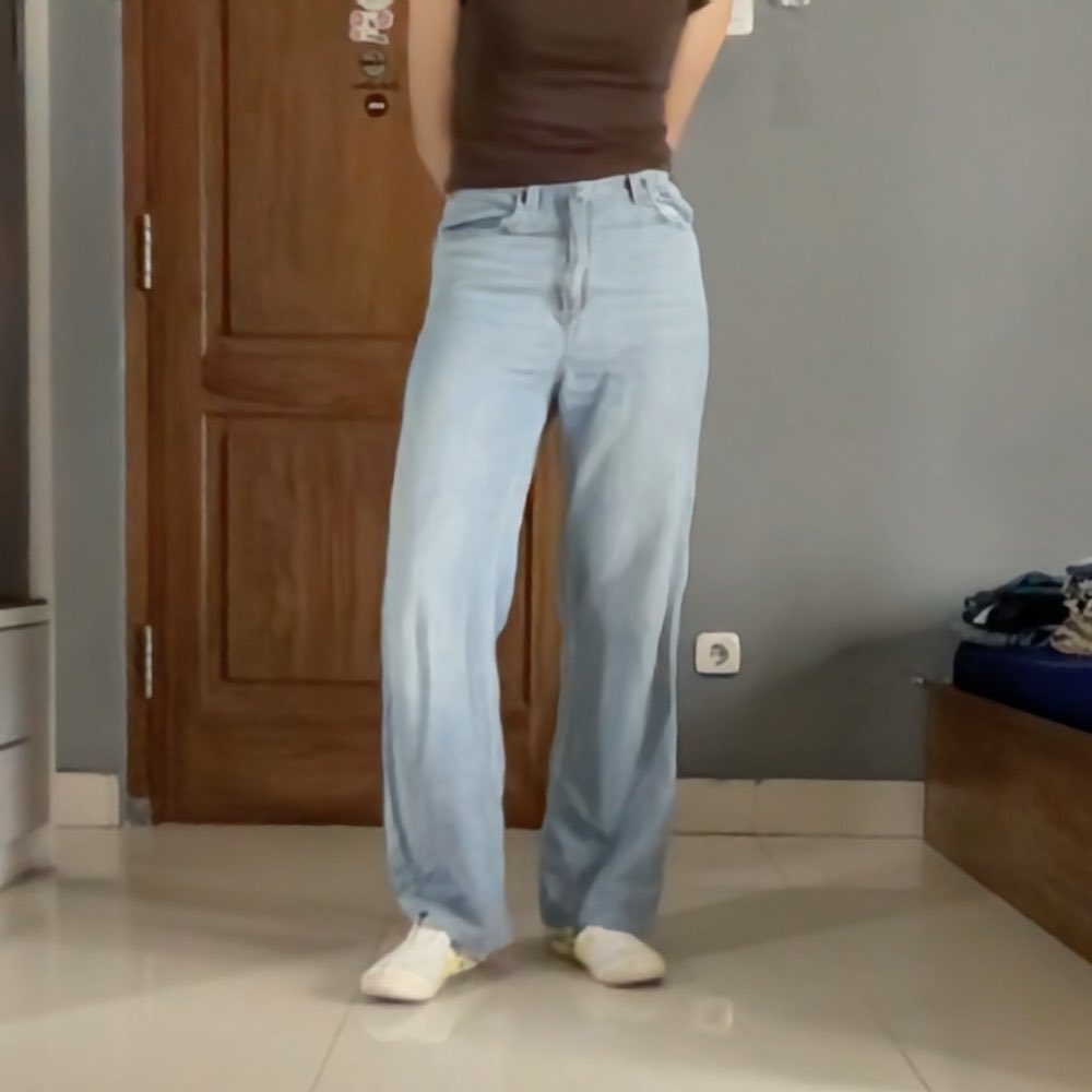 nnembalap's tweet photo. wts preloved jeans #zonauang 50 aja each co di oren https://t.co/b3kTLYCz8J
- hitam highwaist h&amp;m
- denim levis high waist 
Detail di oren https://t.co/9IWKrBxDFB