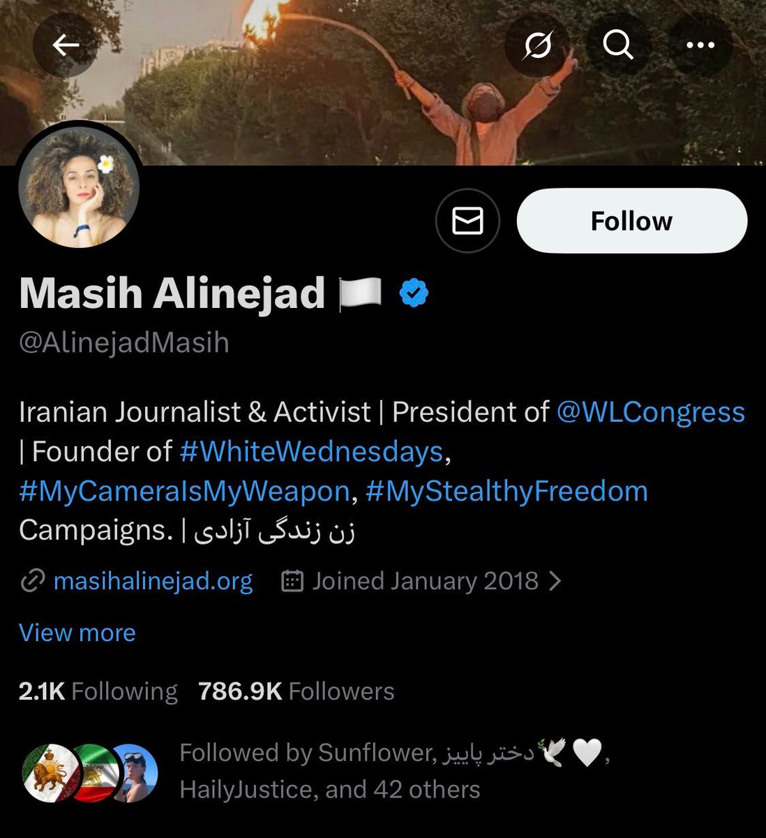 دوستان عزیز. متوجه شدم خیلی هاتون نمیدونید که افرادی مثل گلشیفته و قمی کلایی رو فالو دارید. لطفا لیست فالوهاتون رو چک کنید و اینجور آدمها رو حذف کنید. لطفا به همه فالورهاتون بگید یا این زیر منشن کنید.
#Javidshah‌
#KingRezaPahlavi‌
#IranMassacre