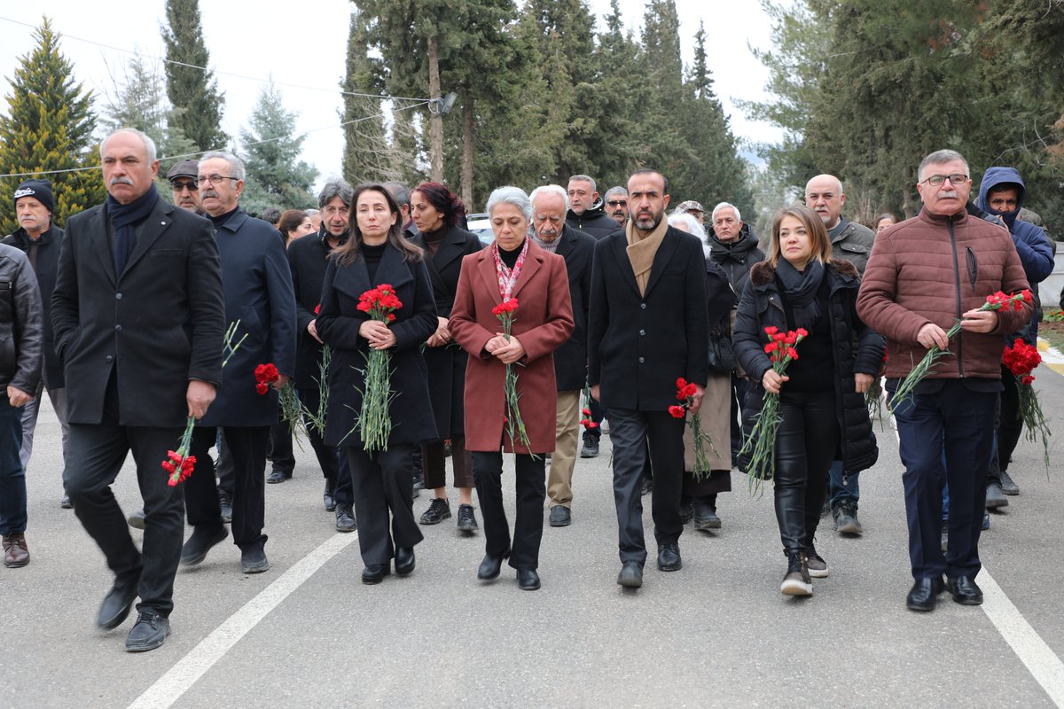 DEMGenelMerkezi's tweet photo. 6 Şubat Depreminin üçüncü yıldönümünde Eş Genel Başkanımız Tülay Hatimoğulları Adıyaman’da, Eş Genel Başkanımız Tuncer Bakırhan Hatay’da düzenlenen anmalara katıldı.

https://t.co/e3NSYDOnvP https://t.co/t6ZnZ9to4R