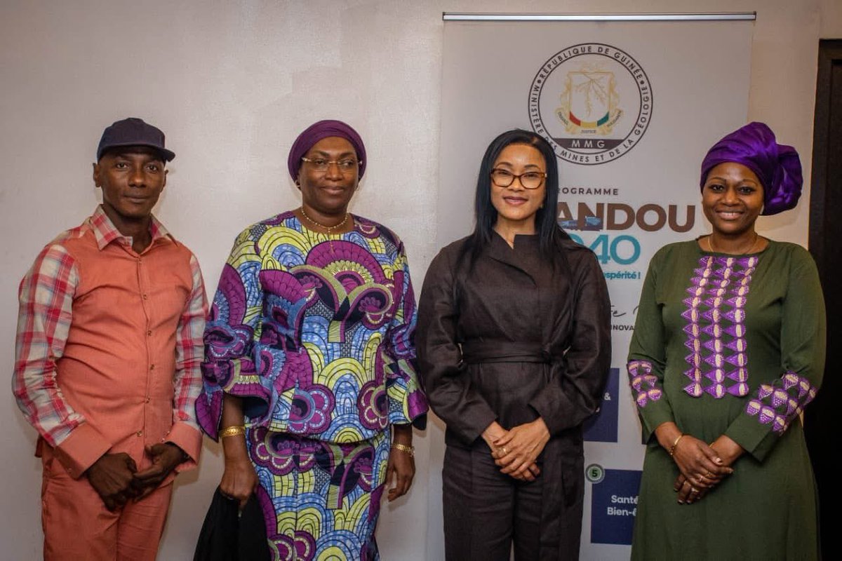 PAROLESDESACTES's tweet photo. Une rencontre qui fait sens.
Échanges riches et inspirants avec nos Dames d’honneur Aminata Bangoura Diallo et Fatou Baldé Yansané, notre chargée de projets Mariama Camara et notre PF.
Ensemble, nous avançons pour un impact durable au service des communautés.
#Leadership https://t.co/5HvQ2c3TJN